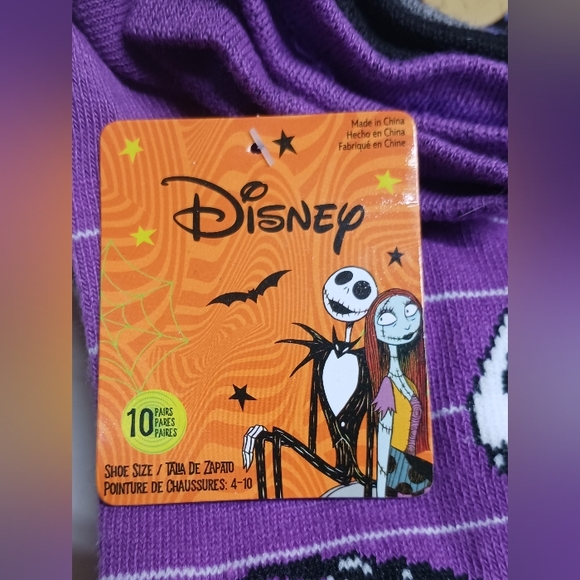 Nightmare Before Christmas Socks 4-10 / 16 Pair-No Show / & Pin Set - Picture 2 of 9
